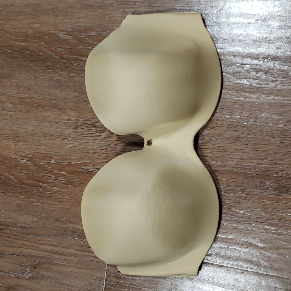 Triumph Strapless Bra in Cream